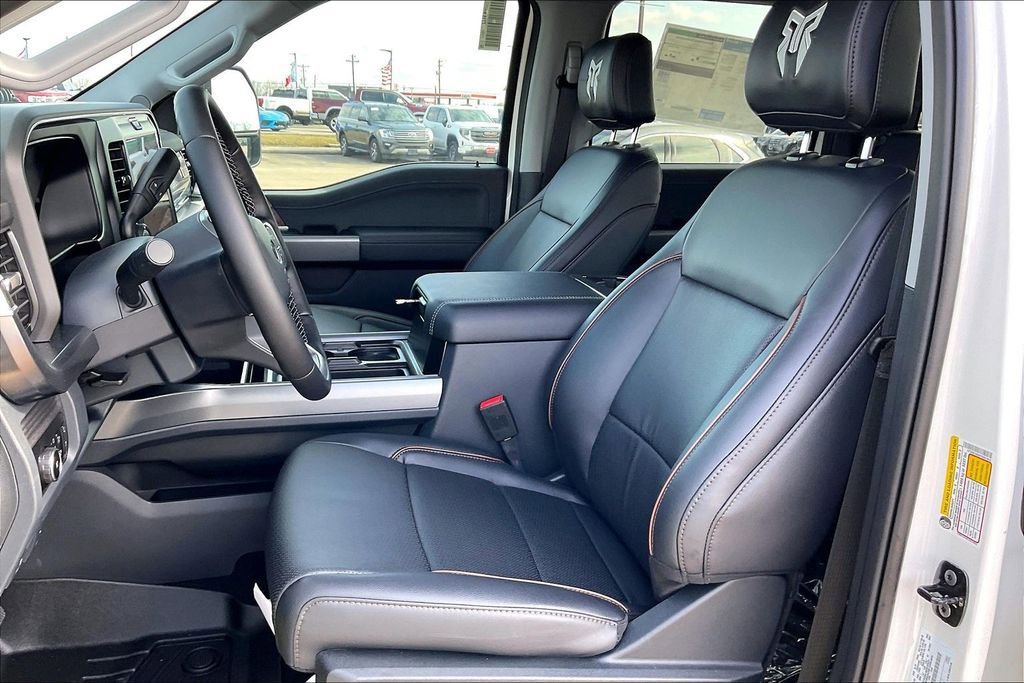 New 2026 Ford F250 Lariat w/ Black Appearance Package image 8