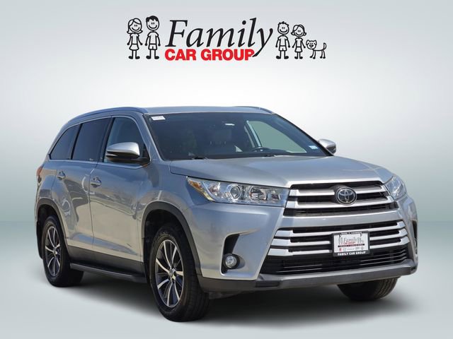 Used 2019 Toyota Highlander XLE image 2