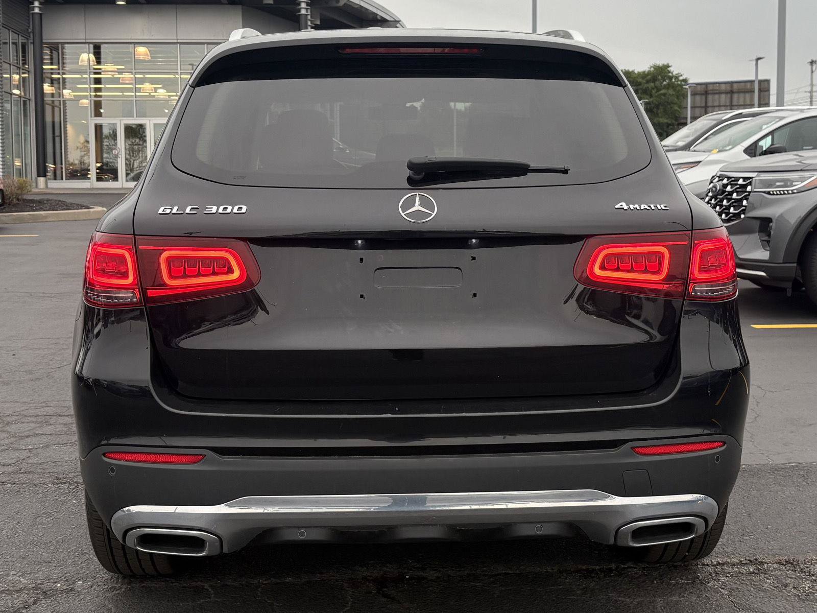 Used 2021 Mercedes-Benz GLC 300 4MATIC image 5