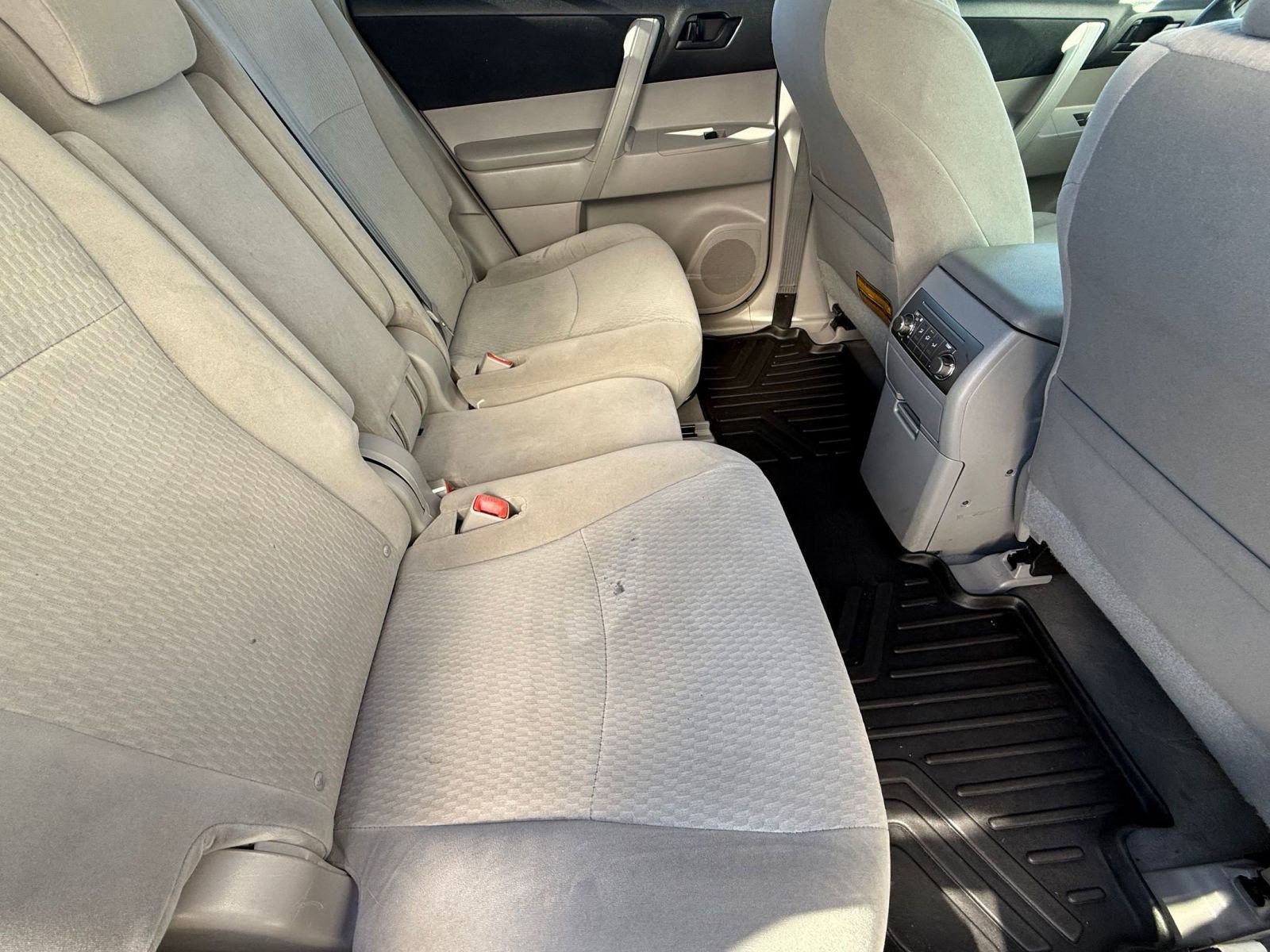 Used 2010 Toyota Highlander Base image 29