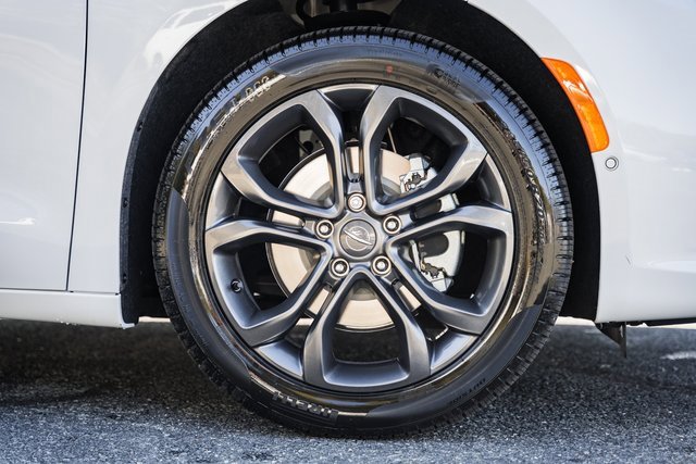 New 2026 Chrysler Pacifica Select image 17