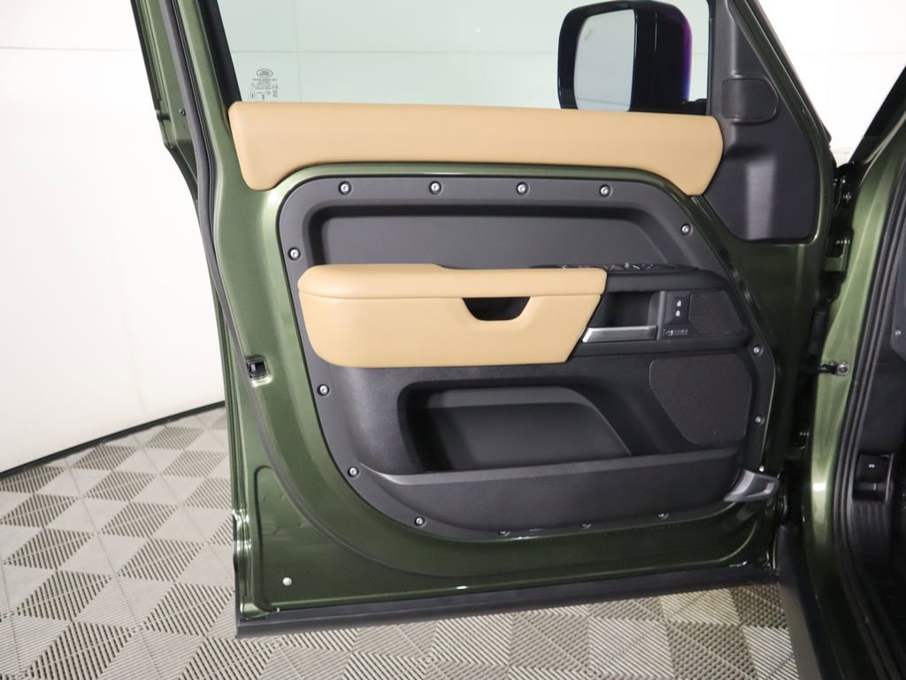 New 2026 Land Rover Defender 110 X-Dynamic SE image 26