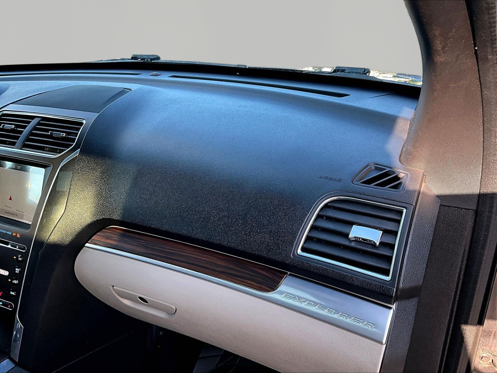 Used 2018 Ford Explorer Limited FWD image 27