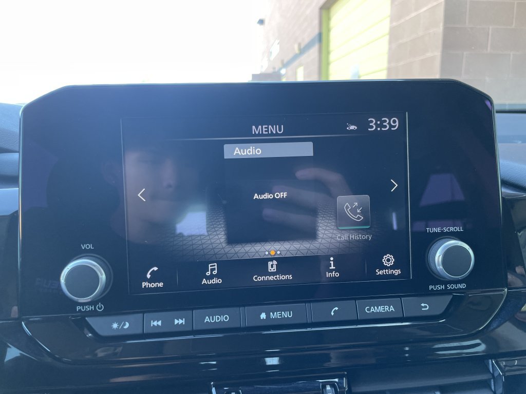 Used 2024 Nissan Pathfinder SV w/ Lighting Package (N92) FWD image 33