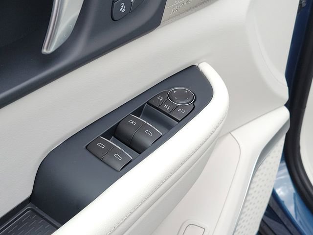 New 2026 Buick Enclave Avenir FWD image 19