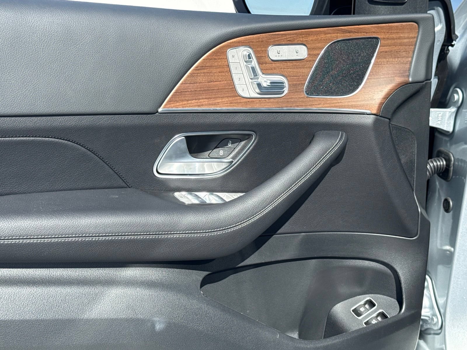 New 2026 Mercedes-Benz GLE 450e 4MATIC image 15