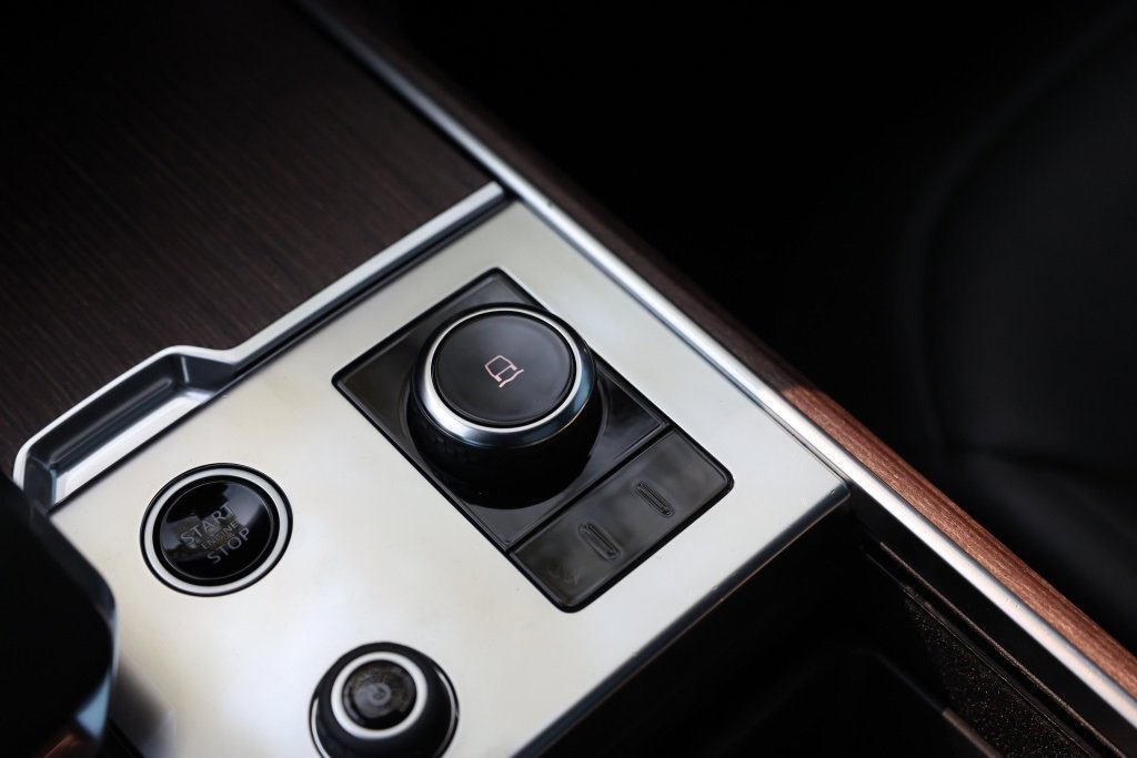 Used 2023 Land Rover Range Rover Long Wheelbase Autobiography image 17