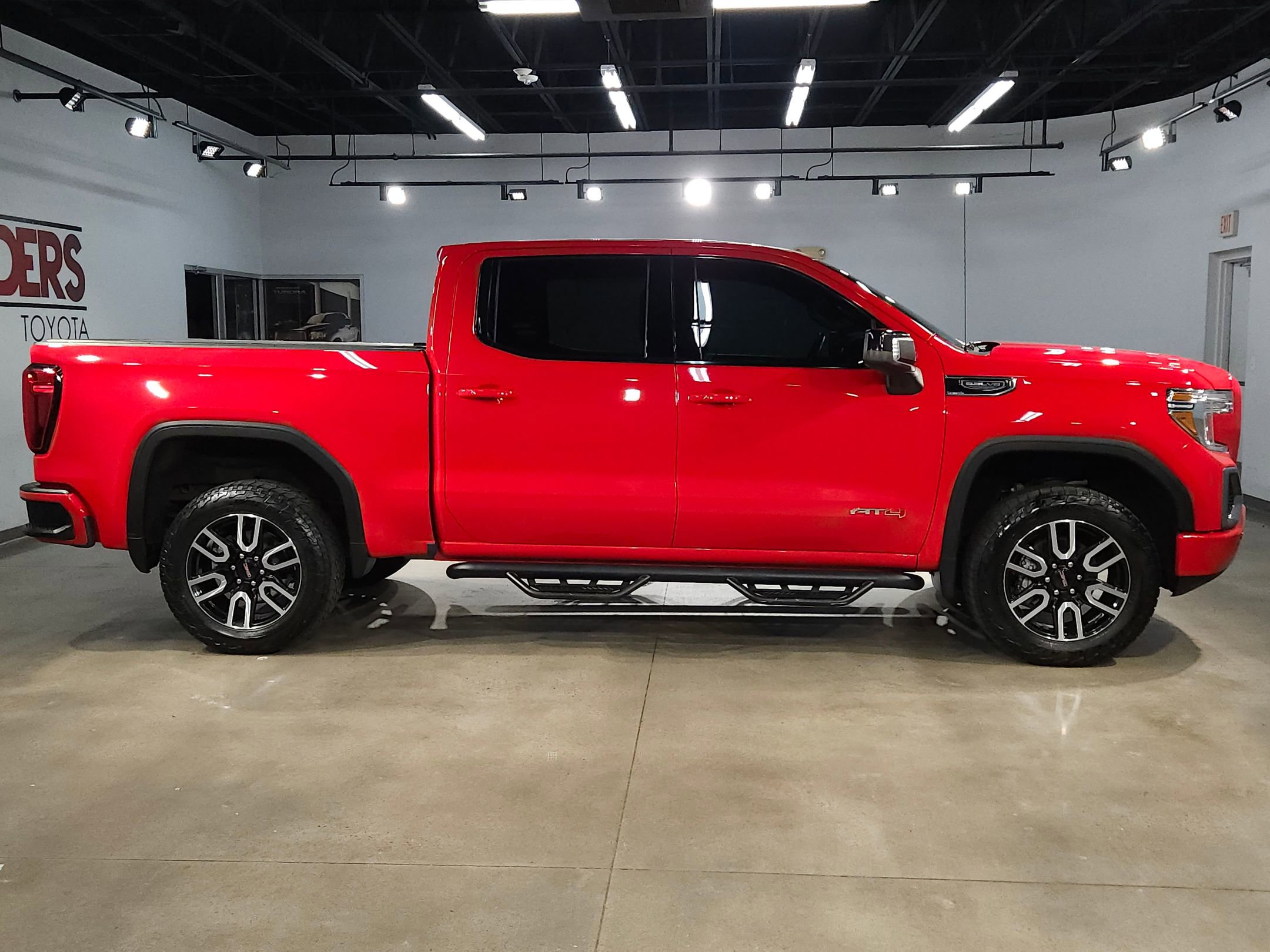 Used 2021 GMC Sierra 1500 AT4 w/ AT4 Value Package image 8