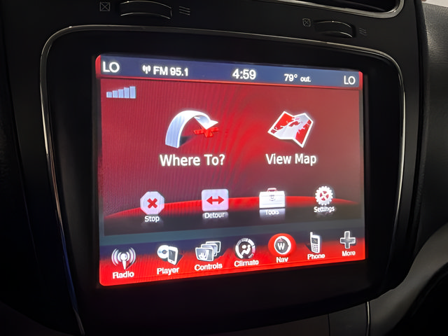 Used 2018 Dodge Journey Crossroad w/ Nav & Sun Group AWD/4WD image 24