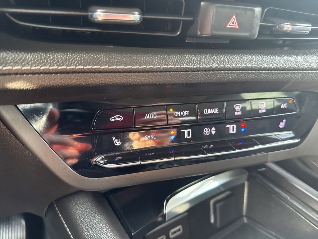 Used 2023 Buick Envision Preferred FWD image 31