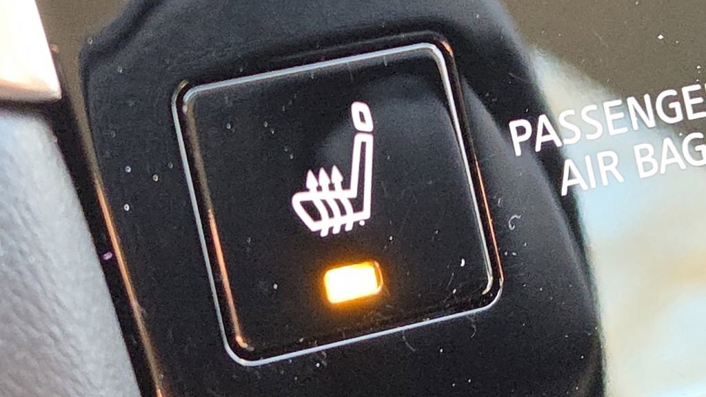 Used 2023 INFINITI Q50 Luxe image 4