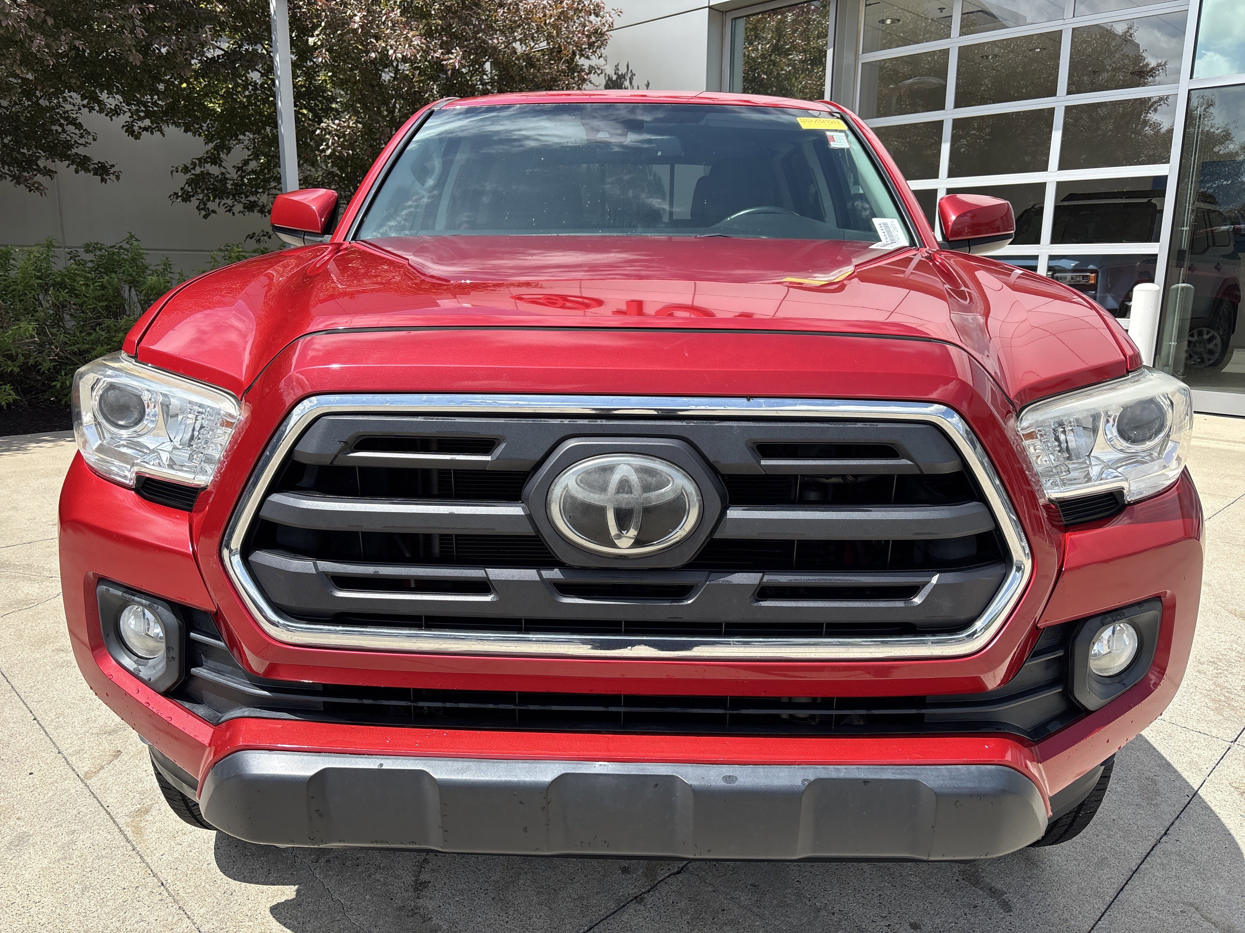 Used 2019 Toyota Tacoma SR5 AWD/4WD image 5