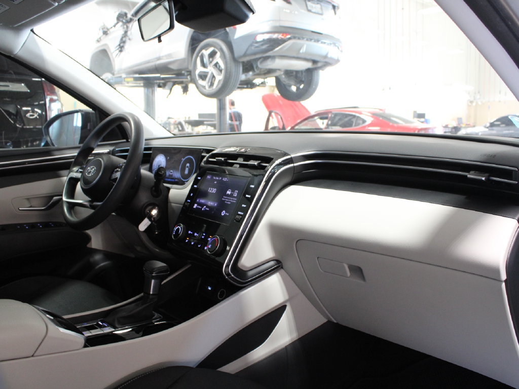 Used 2024 Hyundai Tucson SE FWD image 18