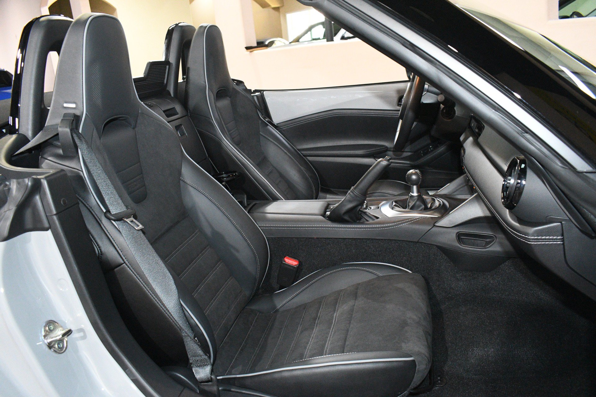 Used 2025 MAZDA MX-5 Miata Club w/ Brembo/BBS Recaro Package RWD image 8