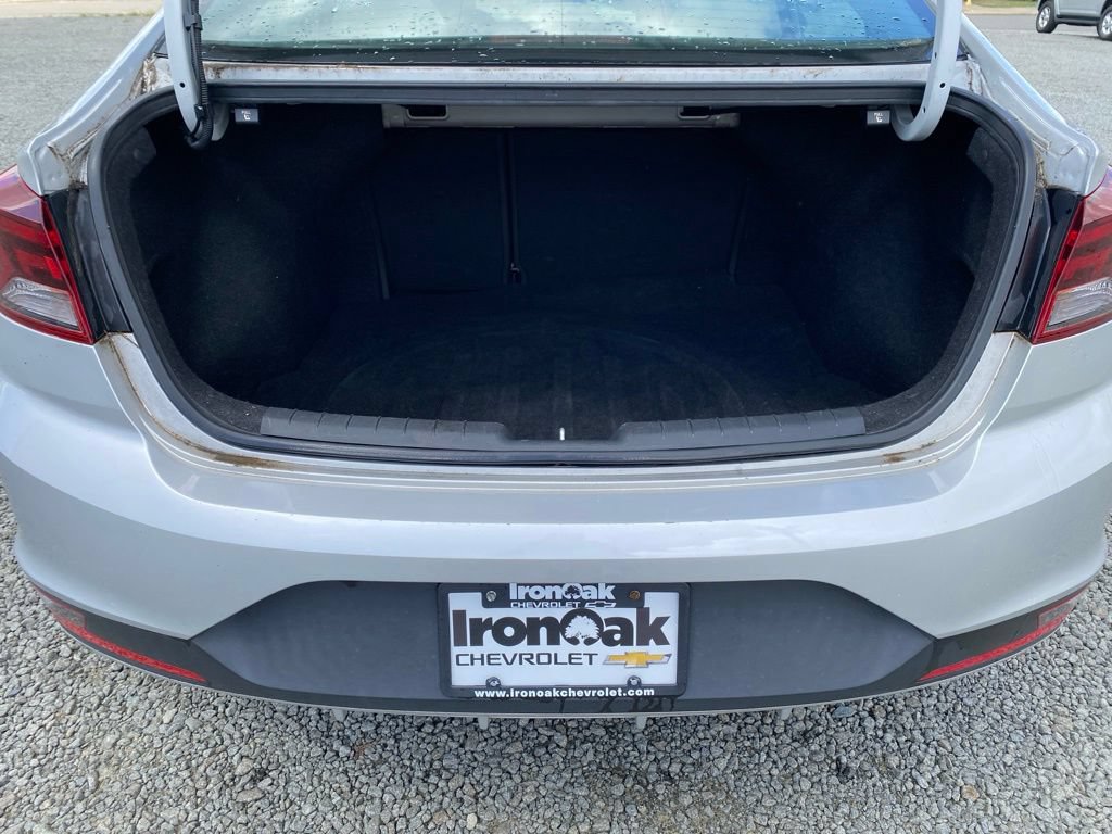 Used 2019 Hyundai Elantra SE FWD image 18
