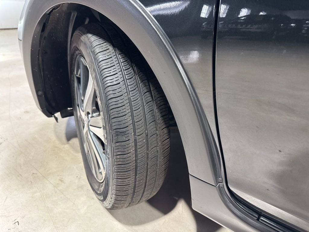 Used 2019 Toyota Prius C FWD image 3