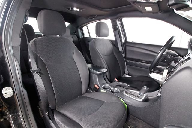 Used 2011 Chrysler 200 Limited FWD image 21