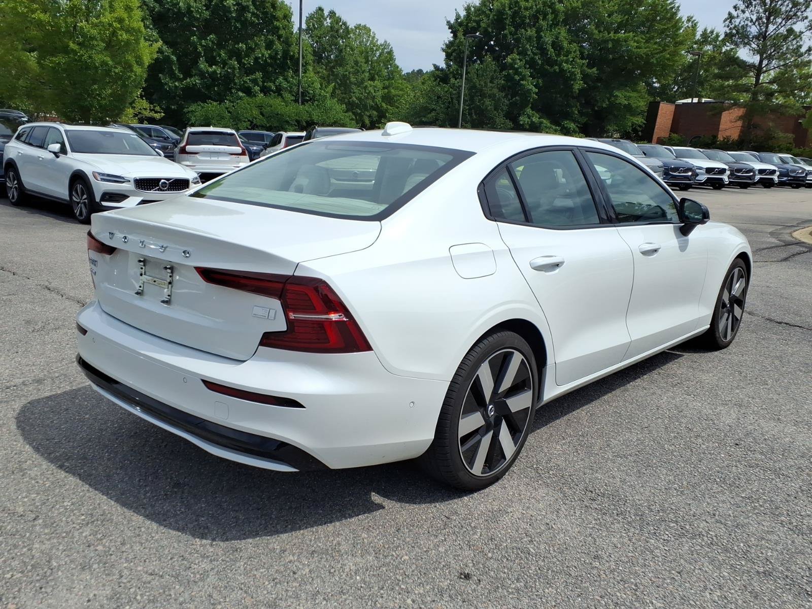 Used 2024 Volvo S60 T8 Ultimate w/ Climate Package AWD/4WD image 3
