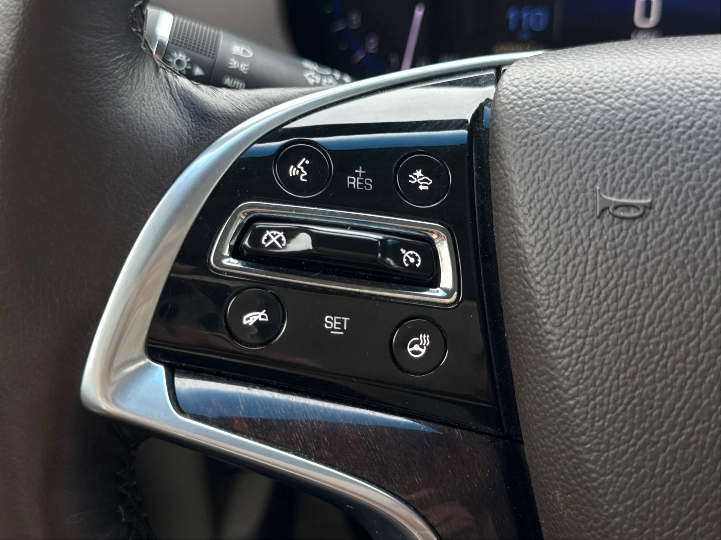 Used 2014 Cadillac XTS Luxury w/ Driver Awareness Package FWD image 23