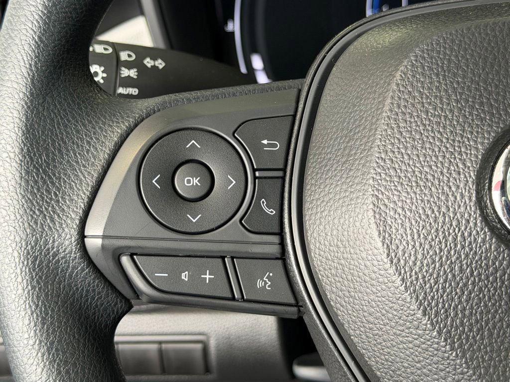 Used 2026 Toyota Corolla LE FWD image 22