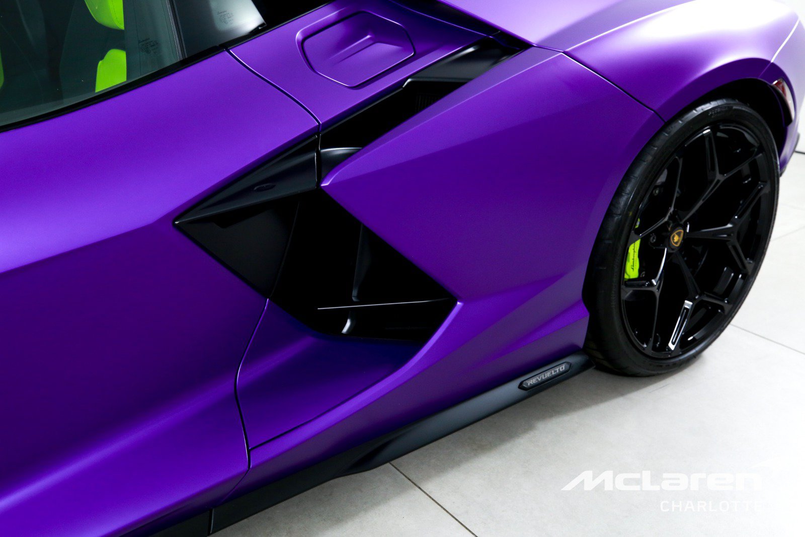 Used 2025 Lamborghini Revuelto AWD/4WD image 33