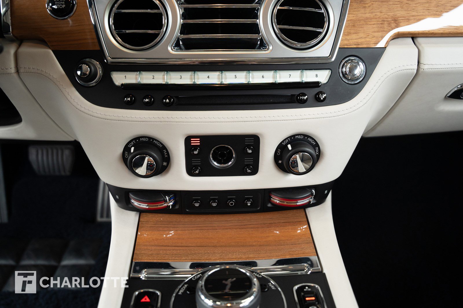 Used 2019 Rolls-Royce Wraith image 26