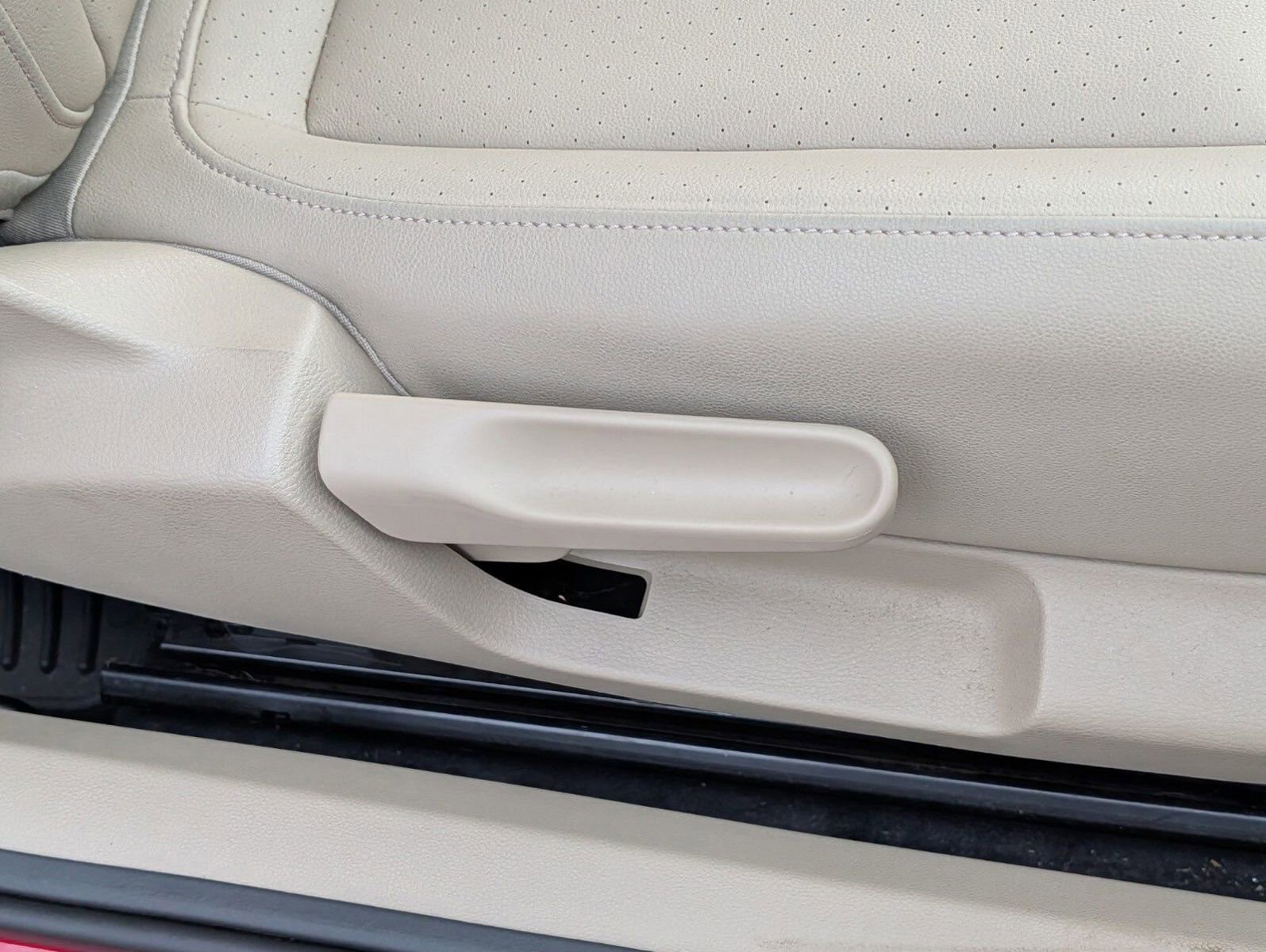 Used 2019 Volkswagen Beetle 2.0T image 21