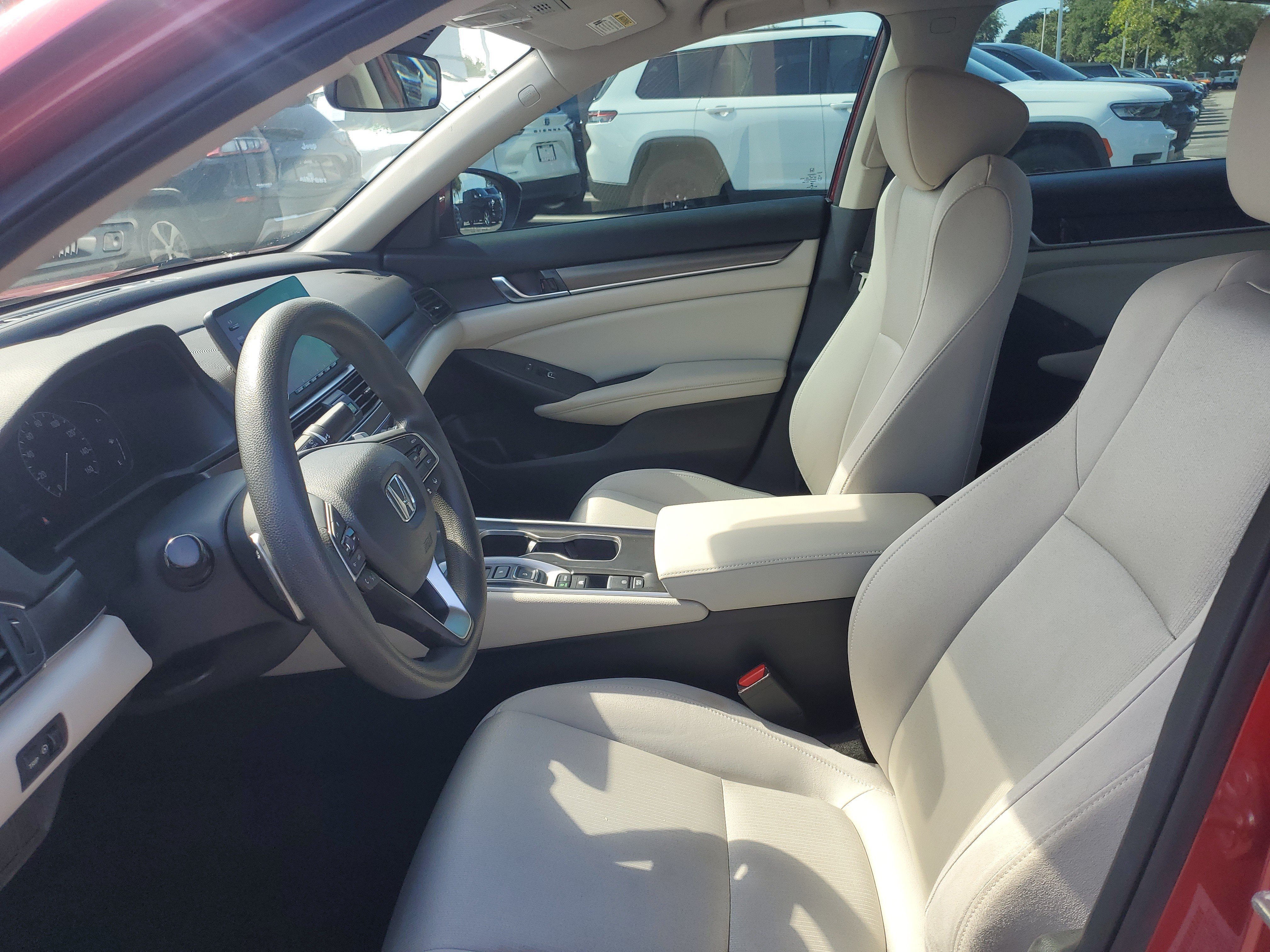 Used 2018 Honda Accord Hybrid image 12