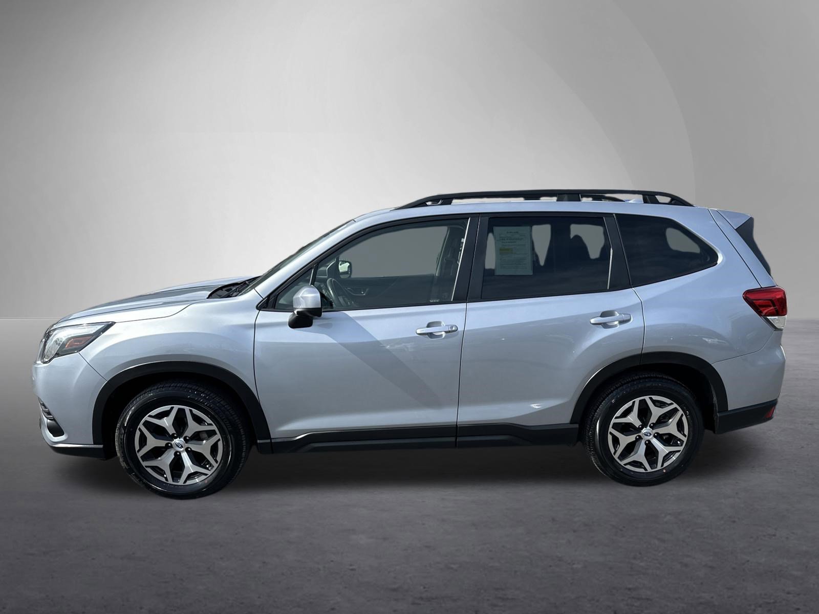 Used 2023 Subaru Forester Premium image 7