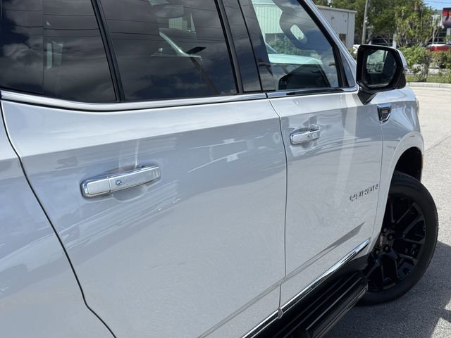 Used 2022 GMC Yukon SLT w/ SLT Premium Package image 9