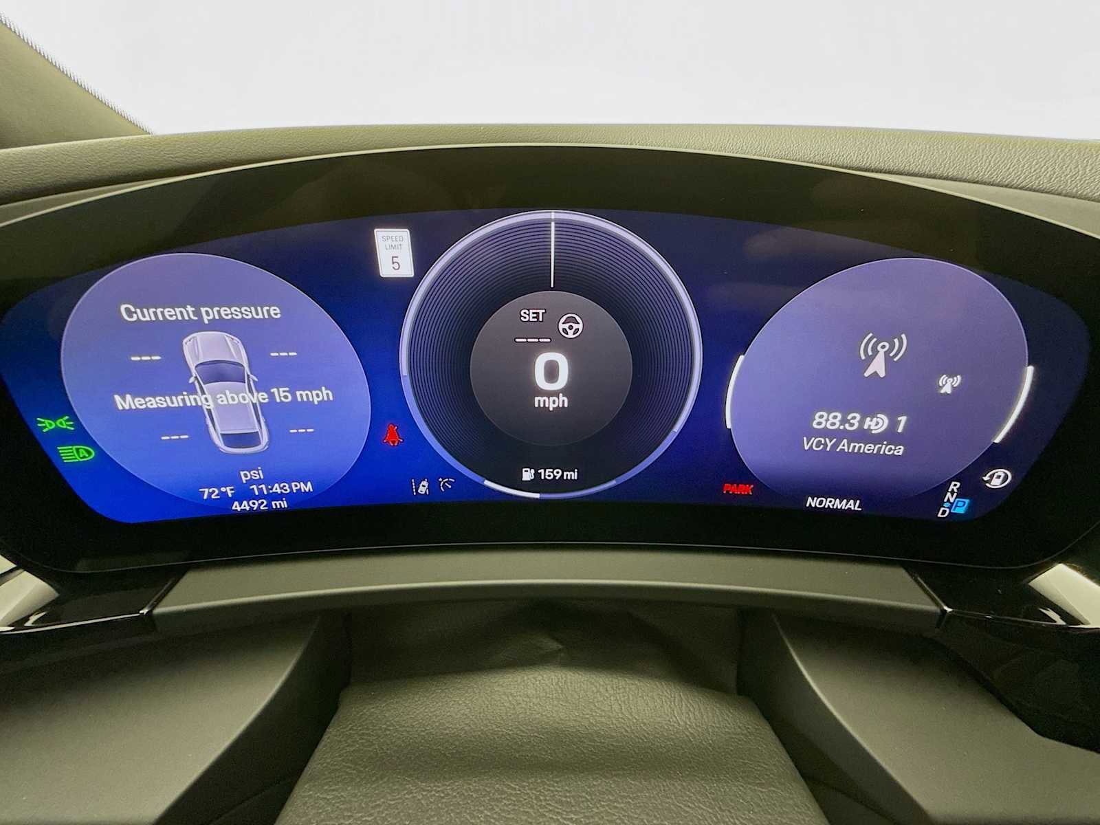 Certified 2025 Porsche Macan Electric image 16