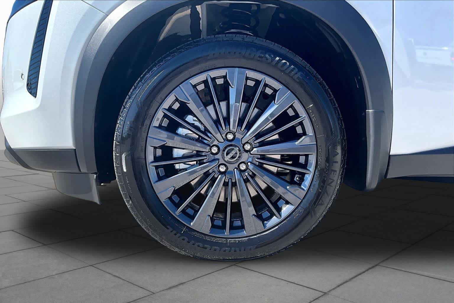 New 2026 Nissan Pathfinder SL FWD image 11