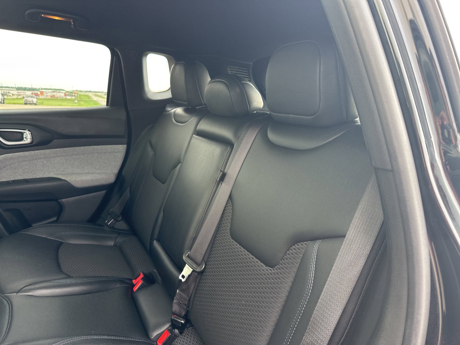 Used 2024 Jeep Compass Latitude AWD/4WD image 19