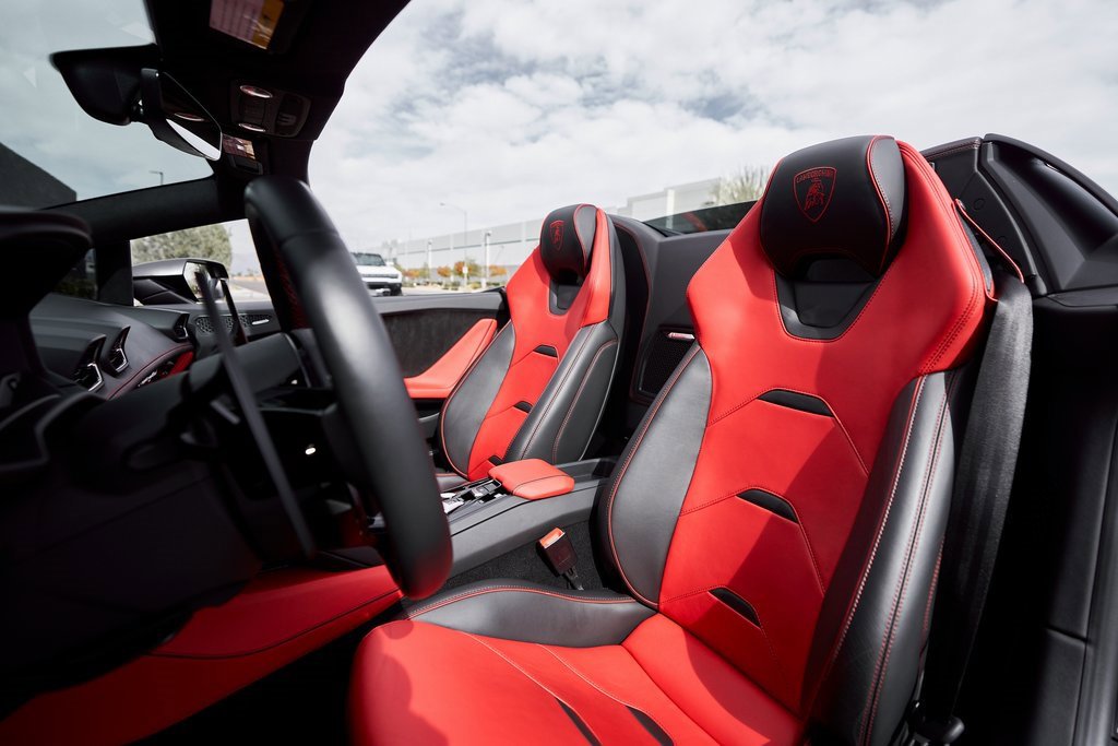 Used 2021 Lamborghini Huracan EVO image 40