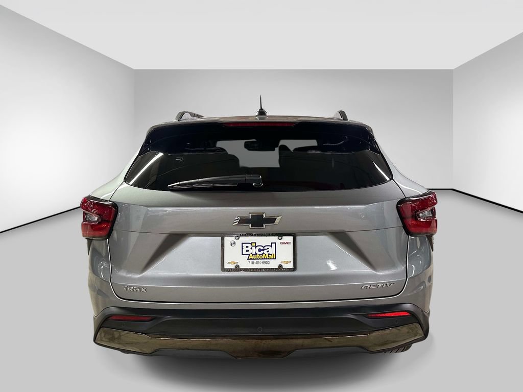 Used 2025 Chevrolet Trax ACTIV w/ Driver Confidence Package FWD image 4