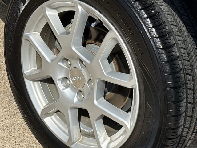 Used 2021 Jeep Renegade Limited w/ Sun & Sound Group image 11