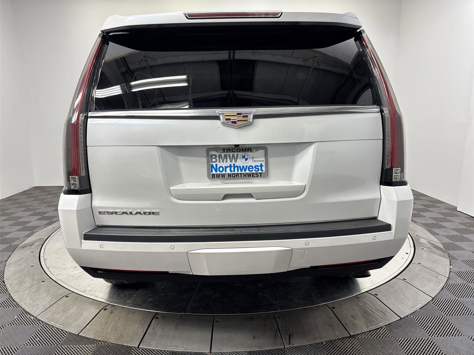 Used 2016 Cadillac Escalade Premium AWD/4WD image 15