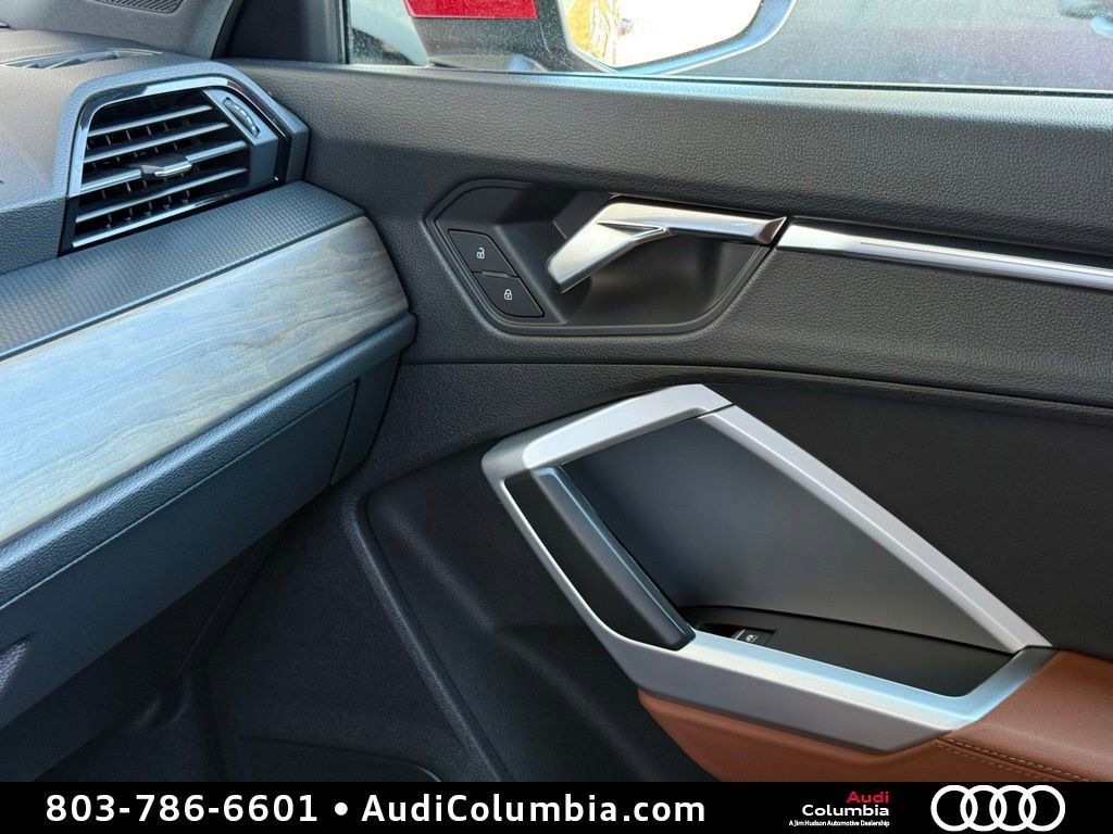 Used 2019 Audi Q3 2.0T Prestige w/ Prestige Package image 38