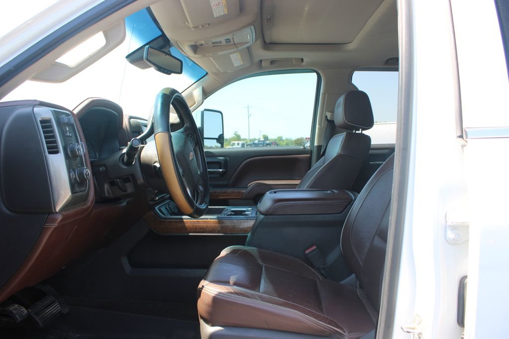 Used 2015 Chevrolet Silverado 2500 High Country w/ High Country Premium Package AWD/4WD image 16