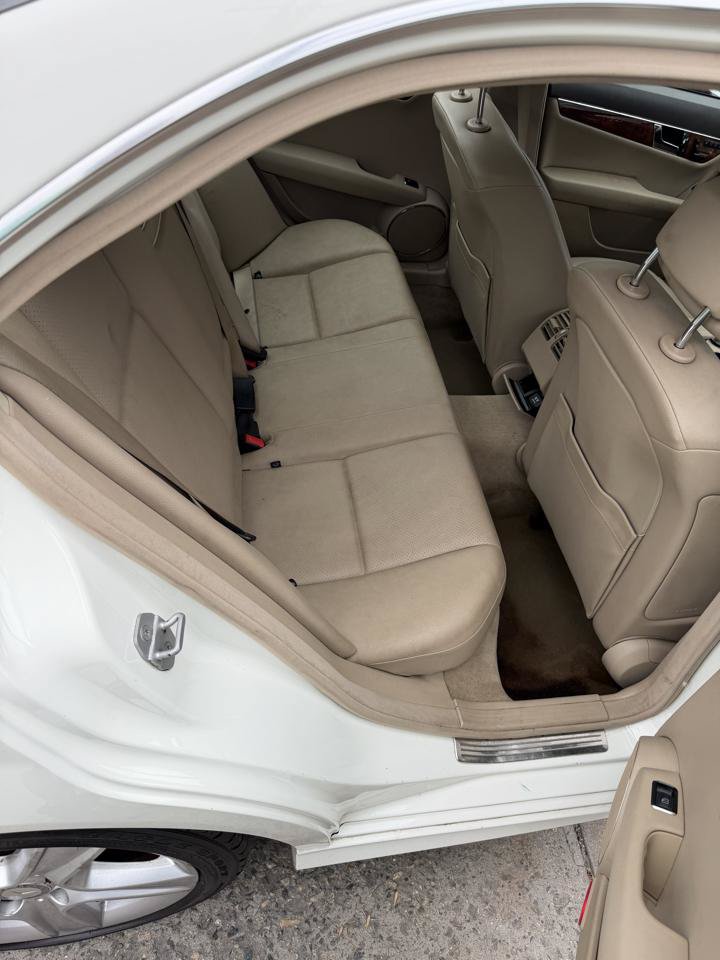 Used 2011 Mercedes-Benz C 300 4MATIC Sedan image 8