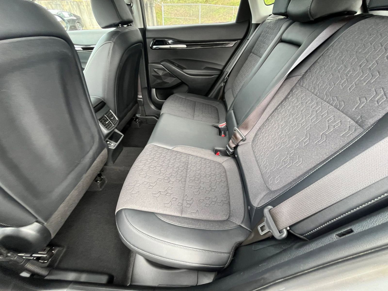 Used 2025 Kia Seltos S image 28