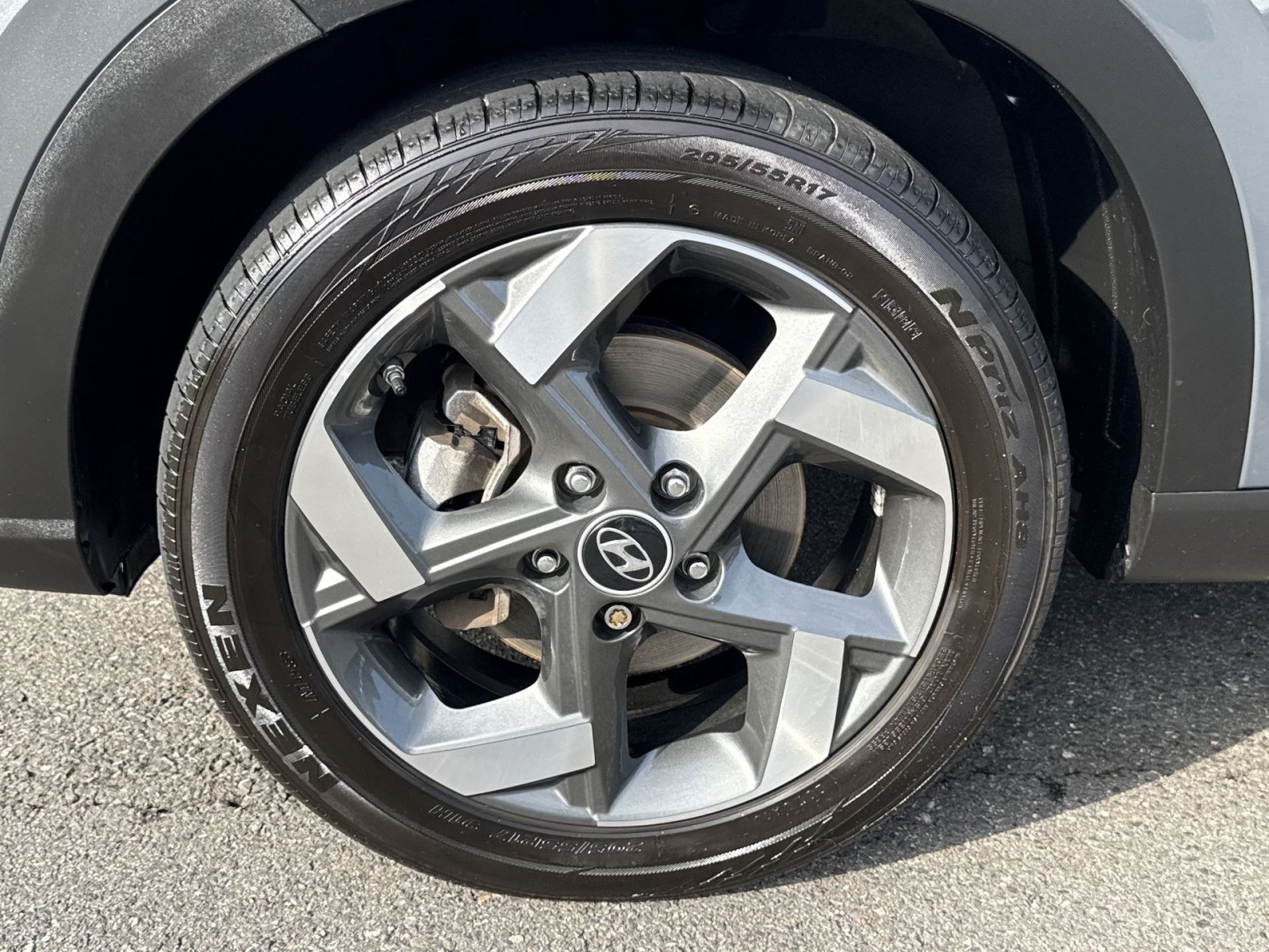 Certified 2024 Hyundai Venue Limited FWD image 12