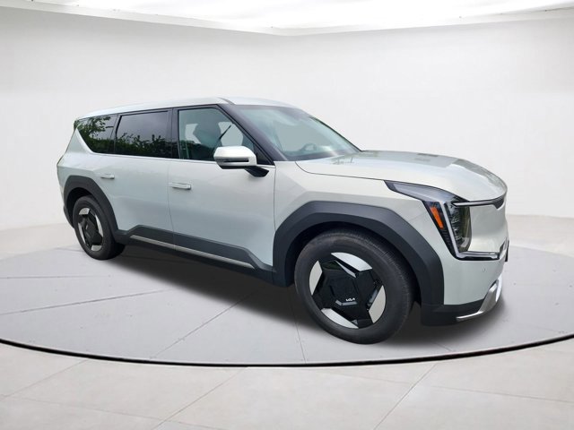 Certified 2024 Kia EV9 Light Long Range image 1