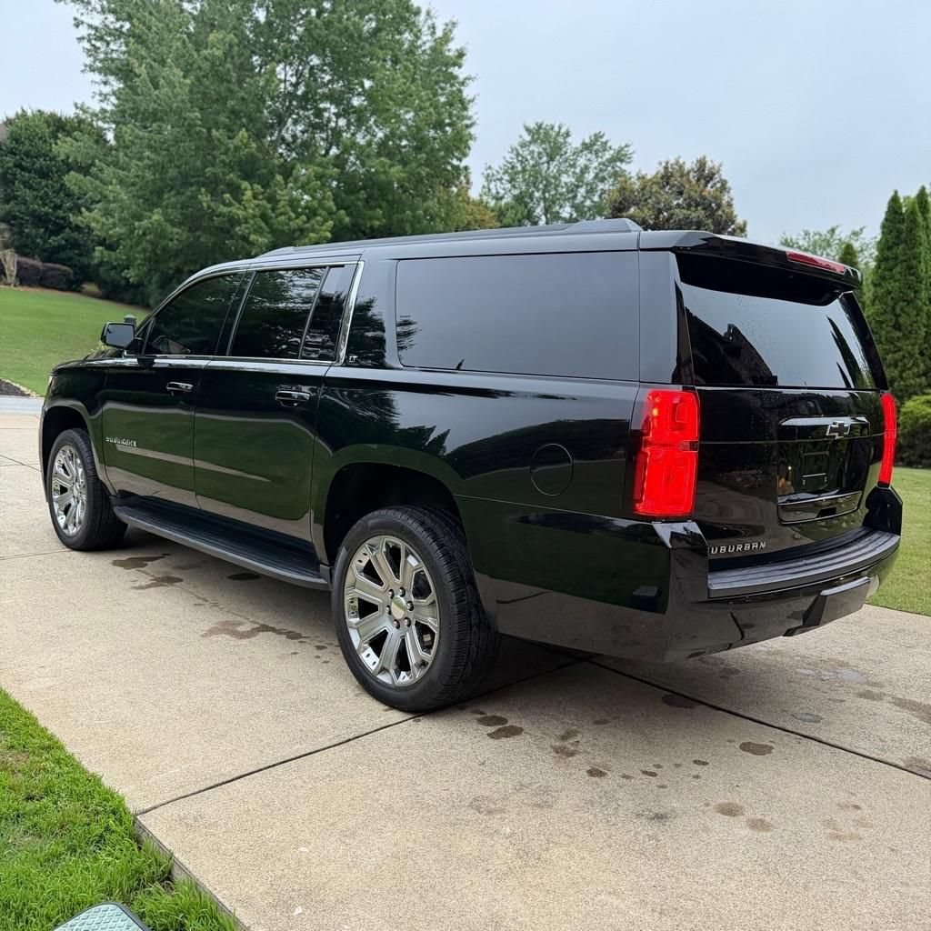 Used 2019 Chevrolet Suburban LT RWD image 8