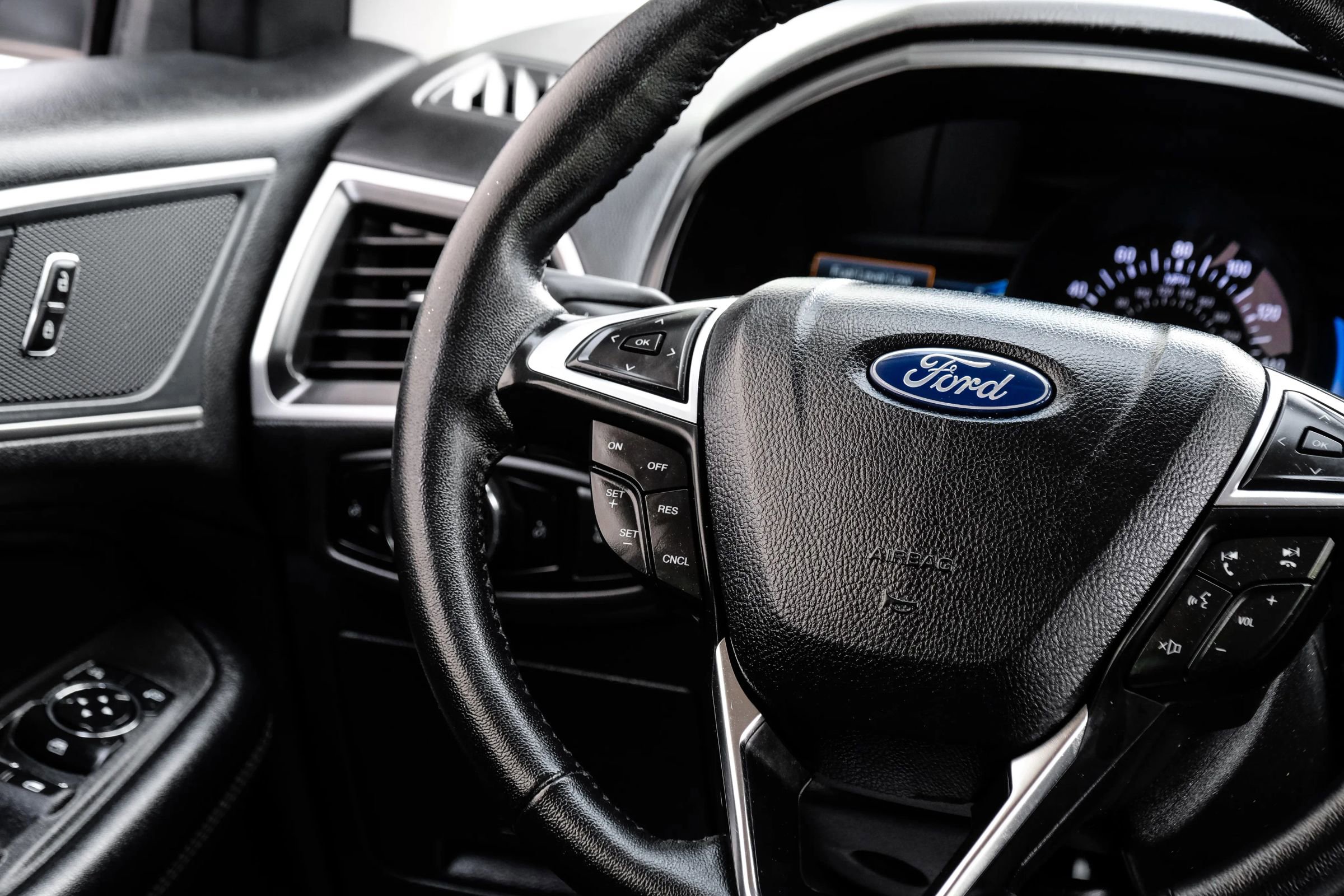 Used 2024 Ford Edge SEL image 27