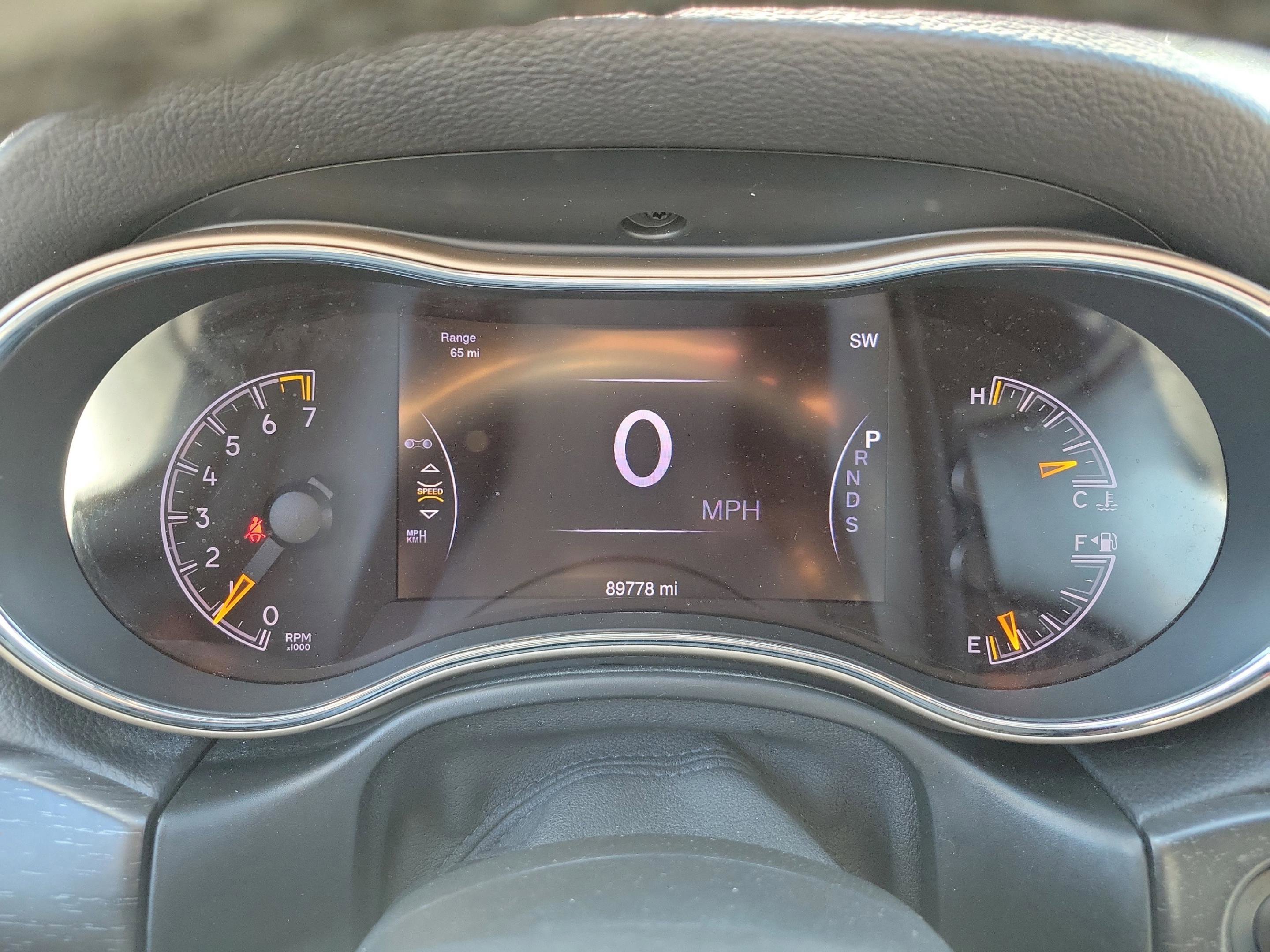 Used 2015 Jeep Grand Cherokee Limited w/ Luxury Group II image 19