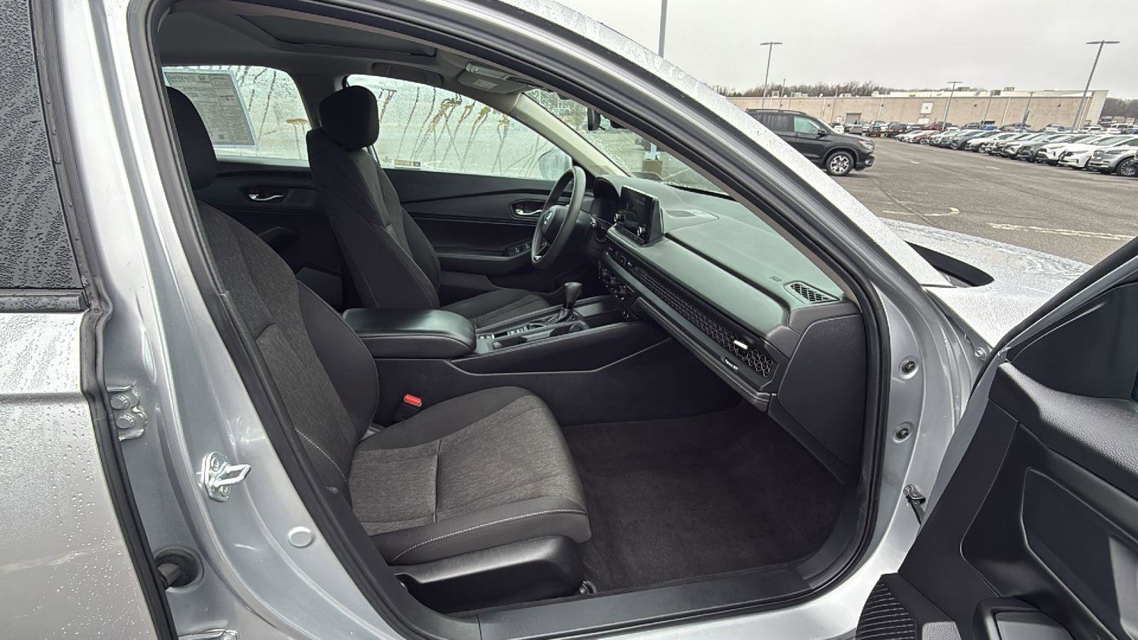 Used 2024 Honda Accord EX image 19