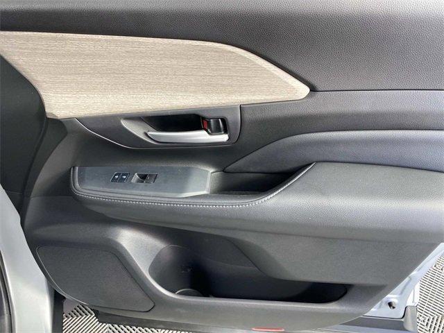 Used 2024 Toyota Grand Highlander Limited image 22