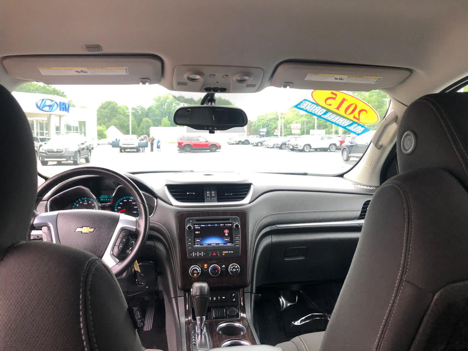 Used 2015 Chevrolet Traverse LT w/ Style and Technology Package FWD image 22