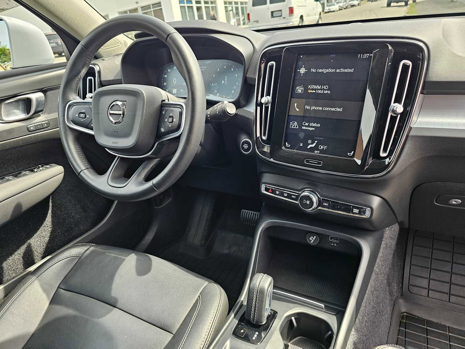 Used 2021 Volvo XC40 T5 Momentum w/ Protection Package Premier AWD/4WD image 12